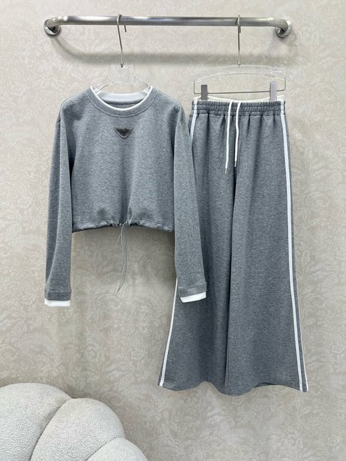 Prada Casual Suit Set with Contrasting Design in Comfortable Cotton Fabric
