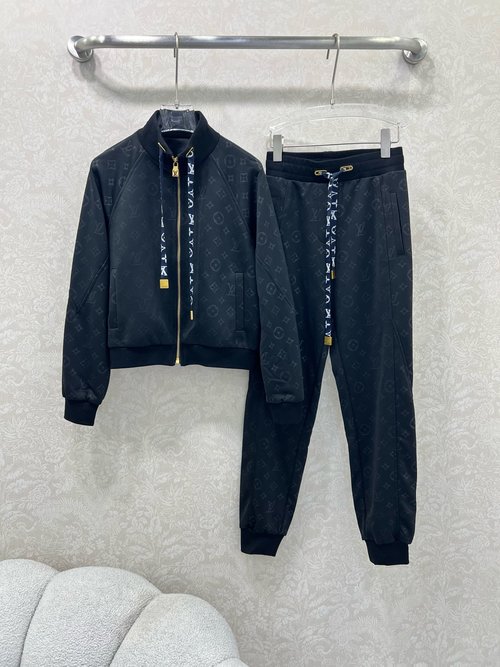 Louis Vuitton Casual Sporty Suit with Monogram Print and Drawstring Detailing