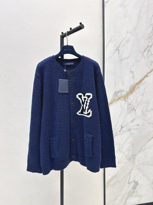 Louis Vuitton Ski Collection Monogram Jacquard Cardigan with Bold Three-Dimensional Color Inlay