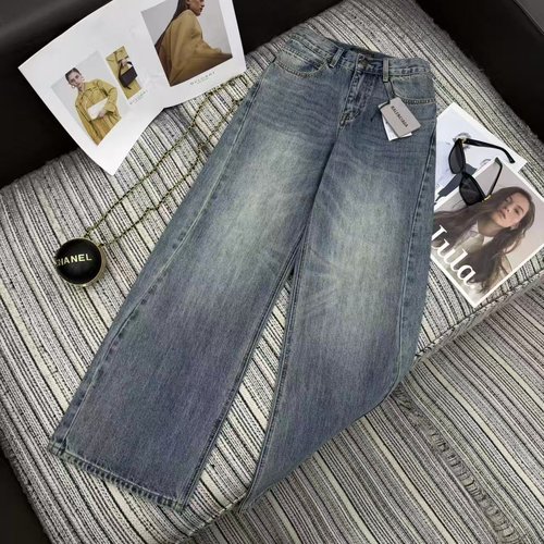 Balenciaga Wide-Leg Jeans with Attractive Wash Color