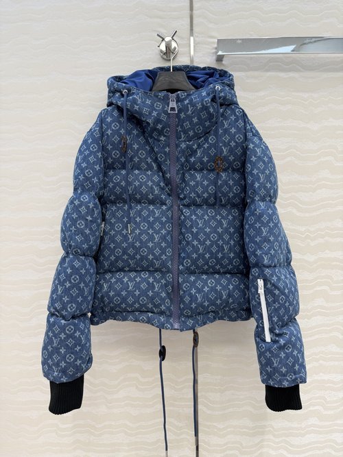 Louis Vuitton Ski Series MONOGRAM Denim Hooded Down Jacket, Fashionable and Versatile