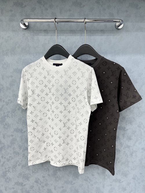 Louis Vuitton Original Quality T-Shirt with Rivets and Monogram