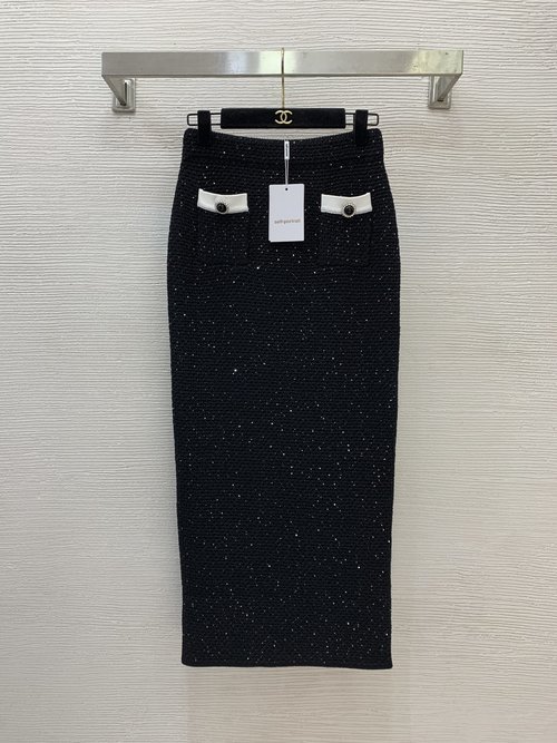 Prada Elegant Sequined Knit Wrap-around Skirt with Dual Pockets