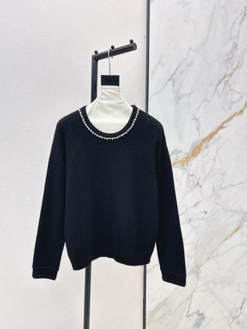Valentino Exclusive Round-Neck Sweater, Three Colors for a Sophisticated Look