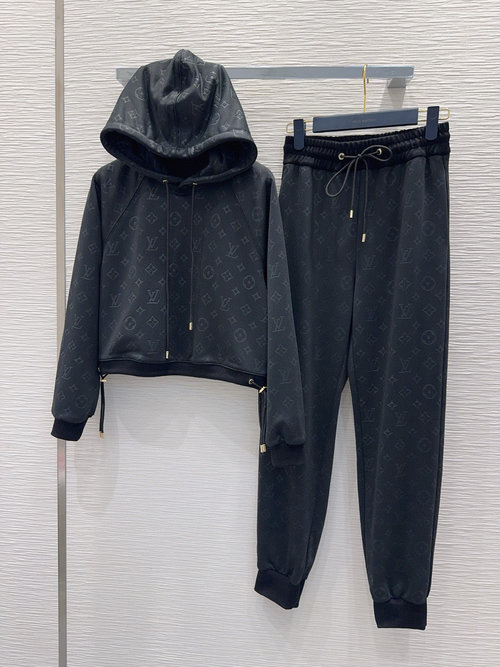 Louis Vuitton New Slimming and Fashionable Suit in Two Colors