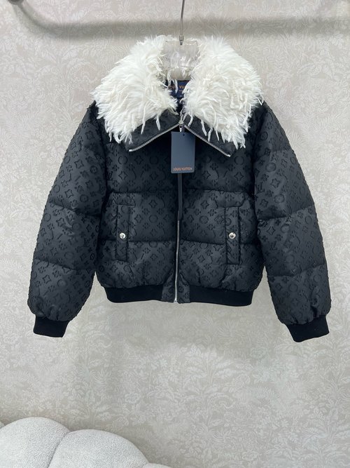 Louis Vuitton MONOGRAM Ski Series Down Jacket with New-Style Collar Design