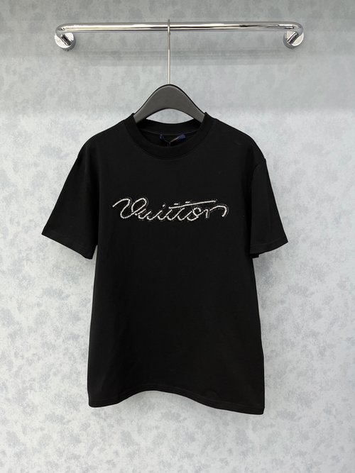 Louis Vuitton Loose-Fit Beaded Letter Short-Sleeve T-Shirt for Fashionable Appeal