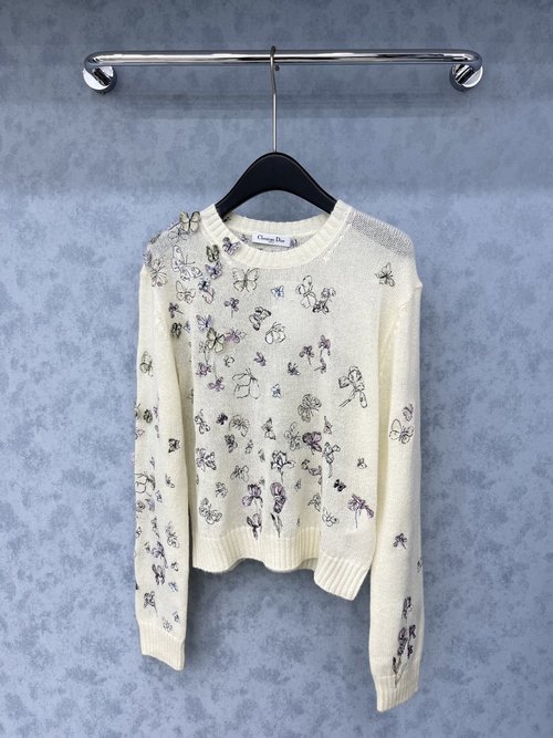 Dior Three-Dimensional Embroidery Knitwear for a Stylish and Classic Look