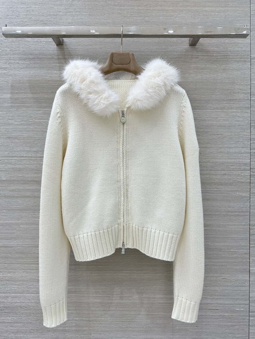 Moncler Exclusive Launch: Detachable Hood Knitted Zip-Up Jacket with Elegant Look