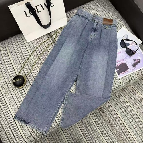 Loewe Stylish Wide-Leg Jeans Suitable for Commute