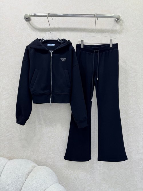 Prada Casual Sports Ensemble with Classic Triangle Logo and Tailored Fit