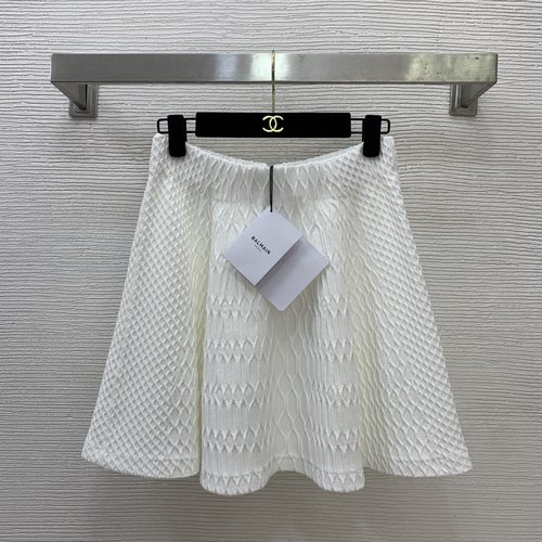 Balmain Textured Diamond Pattern Knitted Flared Mini Skirt in Orange Red, Black, and White