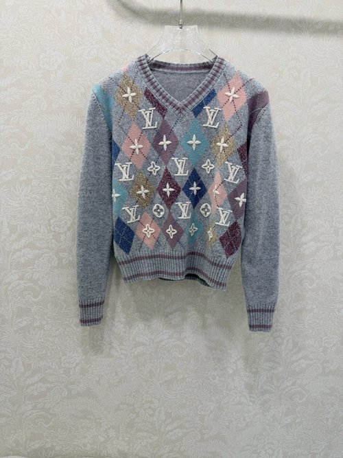 Louis Vuitton Ski Series Monogram Embroidered Cashmere Sweater with Stylish Color - Block Design