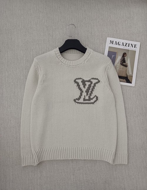 Louis Vuitton Double-Sided Letter Jacquard Round-Neck Wool Blend Knit Sweater, Simple, Elegant and Versatile