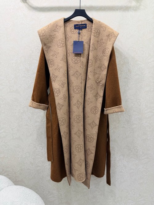 Louis Vuitton Luxury Cashmere Robe with Logo and Arch Needle Work, Three Neutral Colors