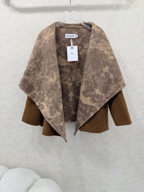Dior High-End Cashmere Coat with Logo Pattern and Versatile Wear