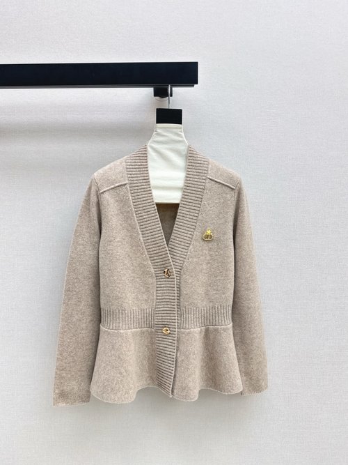 Dior Exclusive Lotus - Hem V - Neck Sweater, Stylish and Graceful