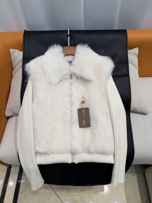 Loro Piana Detachable Sleeve Imported Toscana Fur Coat: A Valuable Investment