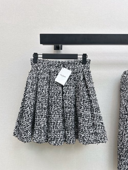 Balmain High-Waisted Black and White Tweed Pleated Skirt, Sophisticated and Stylish