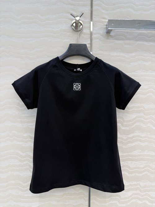 Loewe Exclusive Summer Cotton T-shirt with Sleeves for a Slimmer Look