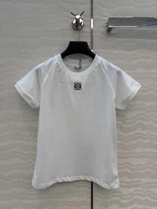 Loewe Exclusive Summer Cotton T-shirt with Sleeves for a Slimmer Look
