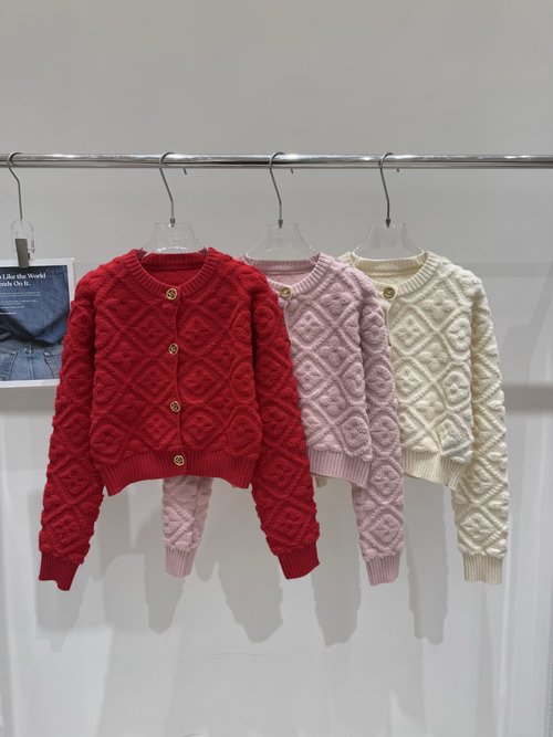 Louis Vuitton Design Gold-button Jacquard Round Collar Knit Shirt