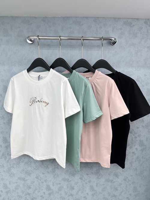 Burberry Comfortable Cotton Embroidered Short Sleeve Tee