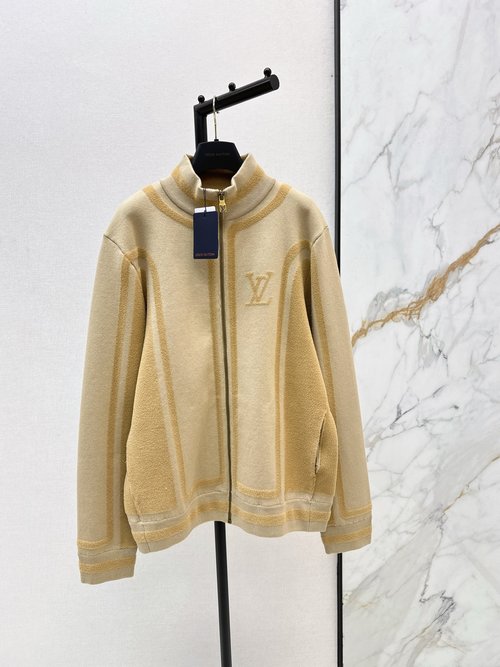 Louis Vuitton L Ski Series Stand - Collar Knit Jacket, Stylish, High - end and Slimming