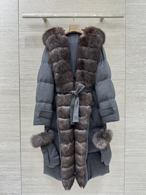 Loro Piana Fox Fur Collar Down Jacket Filled with 90% White Goose Down