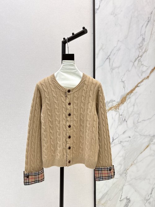 Burberry Exclusive Checked Knitted Cardigan with Vintage Allure