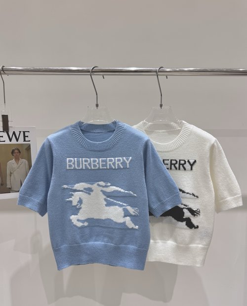 Burberry New Arrival: Equestrian Logo Knitted Short - Sleeve Top