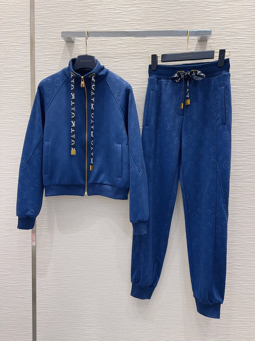 Louis Vuitton A-Style Garment for Commuting, Full of Refined Details