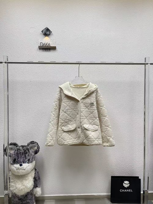 Dior Stylish Lamb Wool Coat for Autumn and Winter