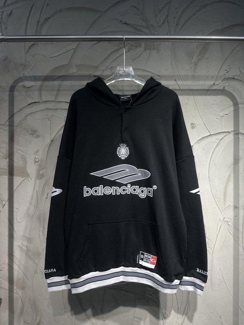 Balenciaga Football-themed Hoodie: Classic and Comfortable Sportswear