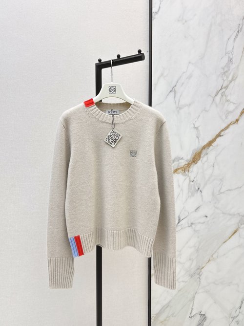 Loewe Loe Series Elegant Color-Blocked Cashmere Sweater with Swiss Knitting