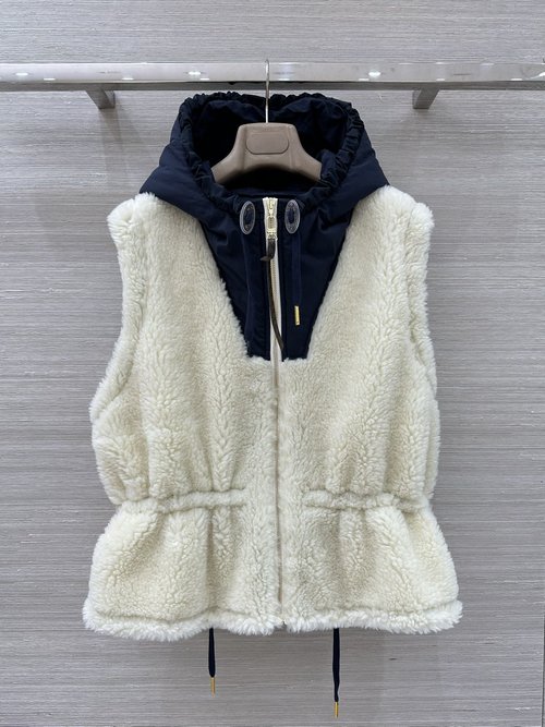 Louis Vuitton Ski Limited Edition Furry Monogram Hooded Vest for Warm Style