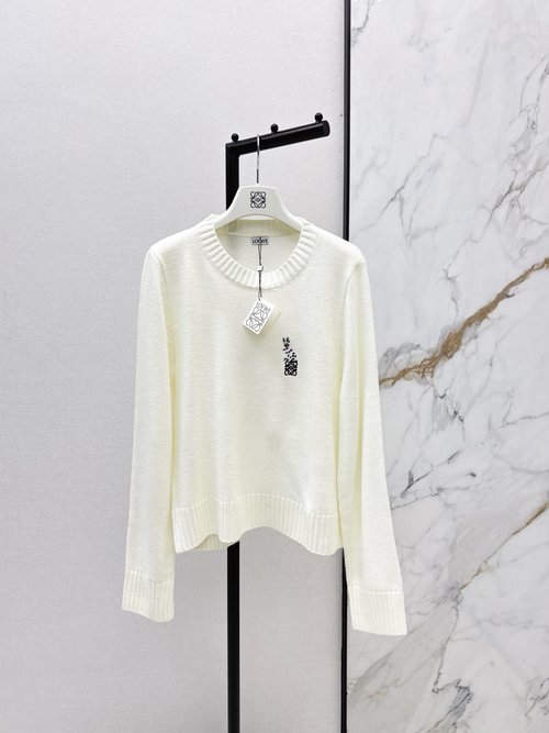 Loewe Loe Series Pink Sweater with Rabbit Embroidery, Elegant and Slimming