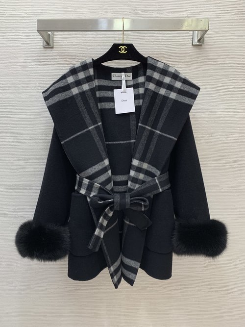 Dior Stylish Slimming Wool Blend Coat with Detachable Fur Sleeves