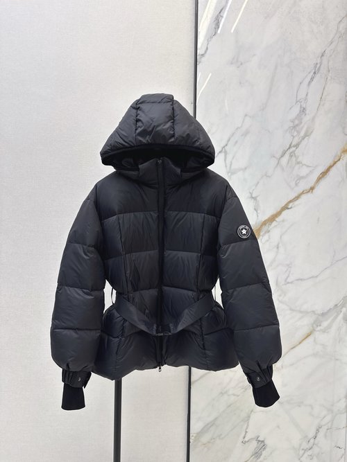 Dior Functional Waist - Cinching Down Jacket for Versatile Use
