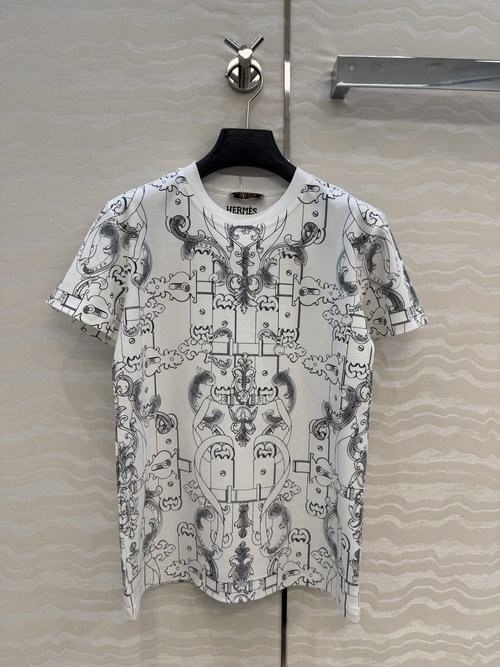 Hermes Classic Cotton T-Shirt with Chain Print, Graceful and Stylish
