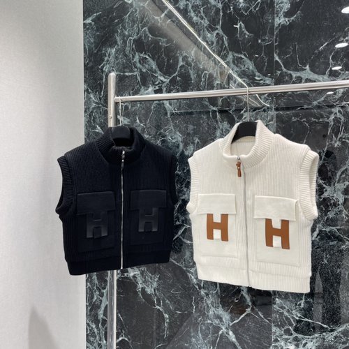 Hermes Knitted Vest with Leather Logo Pockets, Fashionable and Adaptable
