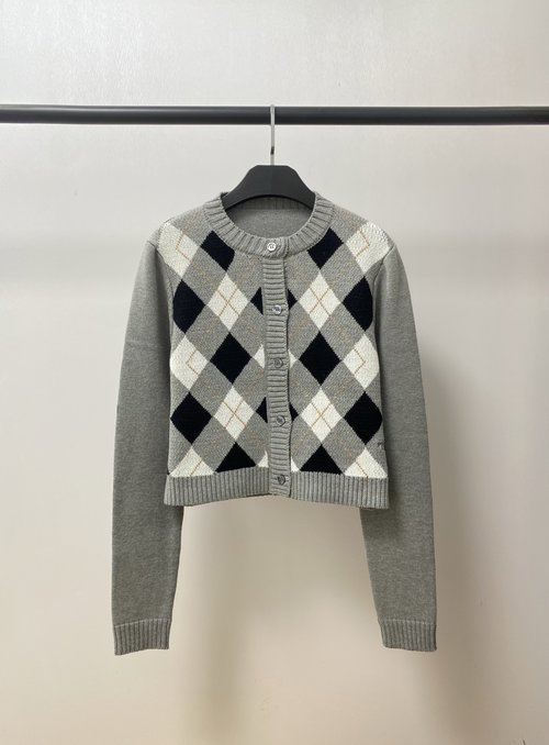 Prada Diamond Checked Contrast Knit Short Cardigan with Customized Soft and Luxurious Craftsmanship