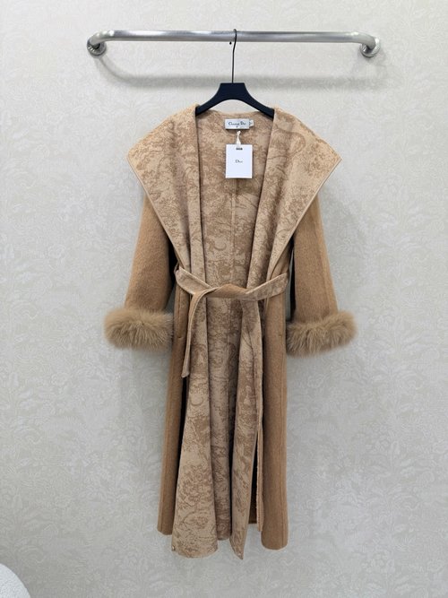 Dior Luxurious Cashmere Coat with Detachable Fox Fur & Logo