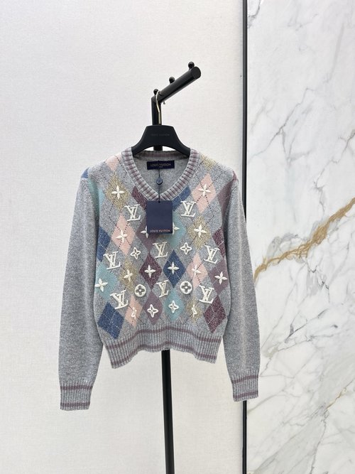 Louis Vuitton Ski Series Monogram Embroidery Jacquard Sweater with American Flair