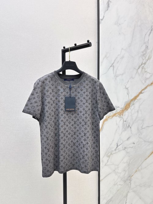 Louis Vuitton Classic Logp Pattern Simple and Elegant T-Shirt