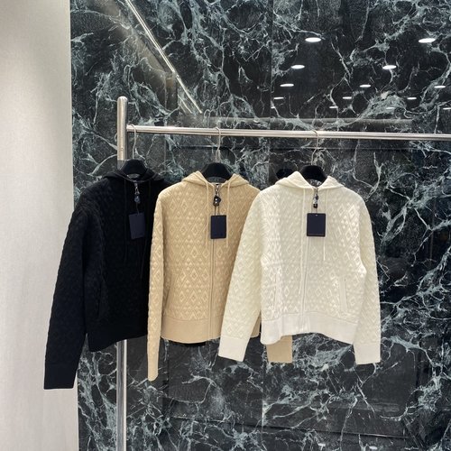 Louis Vuitton Quilted Pattern Jacquard Cardigan: Casual Elegance