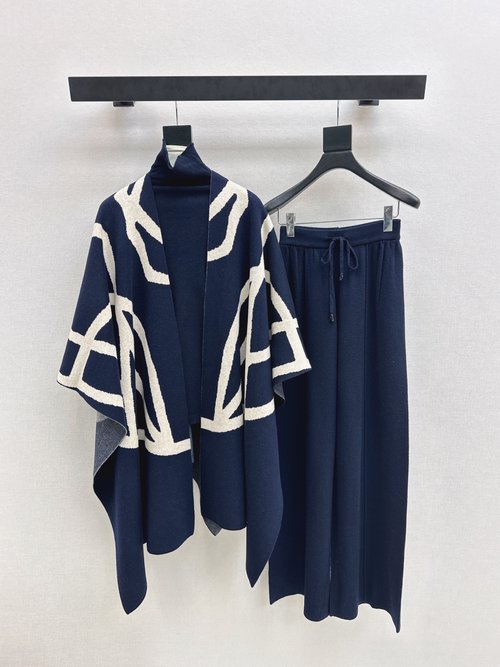 Max Mara Knit Suit Set: Elegant, Simple, and Customized Wool Fabric