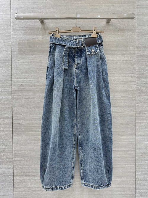 Loewe Durable and Stylish High-Waisted Straight-Leg Jeans with Belt Buckle