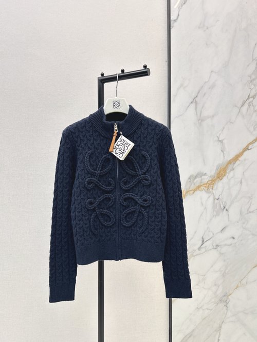 Loewe Elegant Knitted Coat with 3D Woven Logo for High-End Style