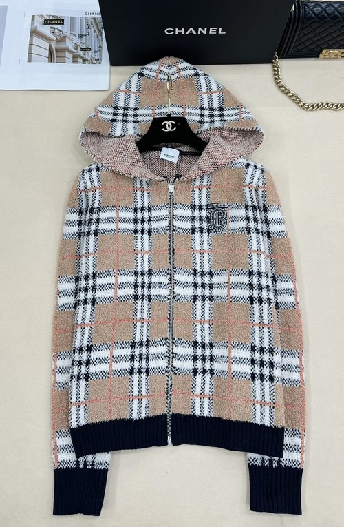 Burberry Timeless Checked Knitted Hooded Cardigan with Embroidered Badge